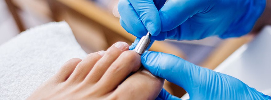 Bezpieczny manicure i pedicure w salonie – na co zwrócić uwagę?