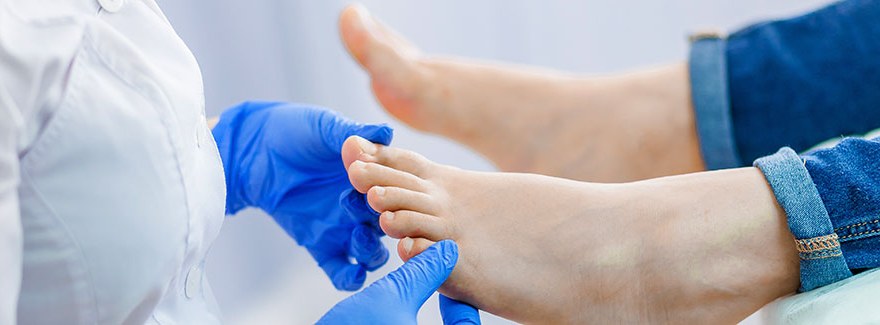Przyczyny, objawy i leczenie grzybicy paznokci.
