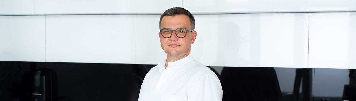 7 powodów, dla których warto odwiedzić dermatologa po słonecznym lecie